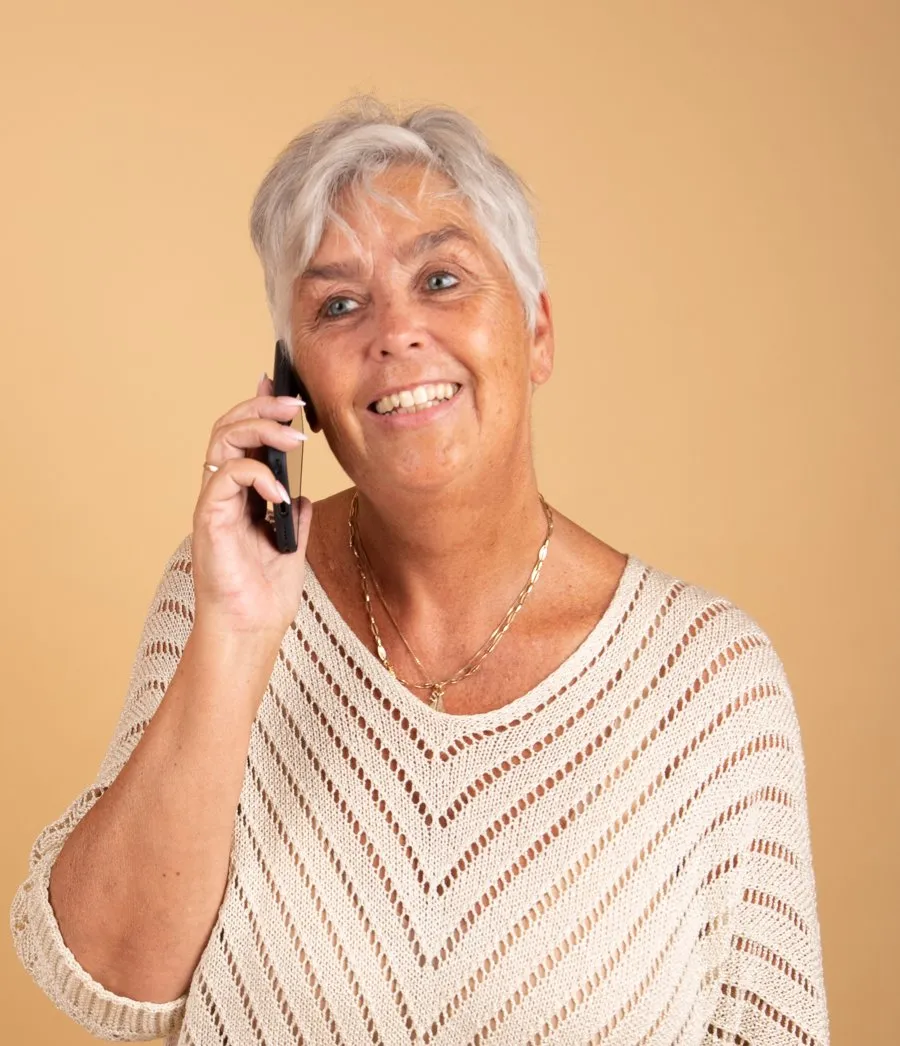 Arlette Vonk, on the phone, mid-conversation